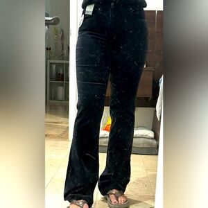 Gap Black velvet baby boot mid rise jeans. Waist 27/4 Short